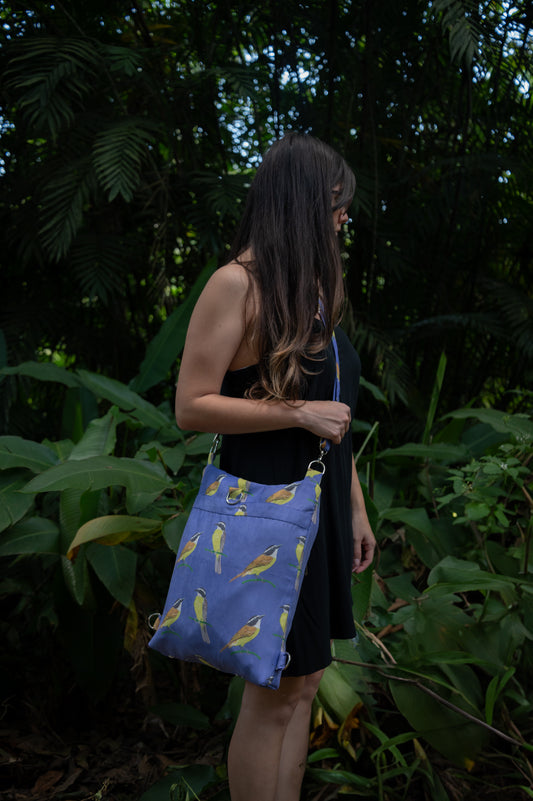 Bolso pecho amarillo