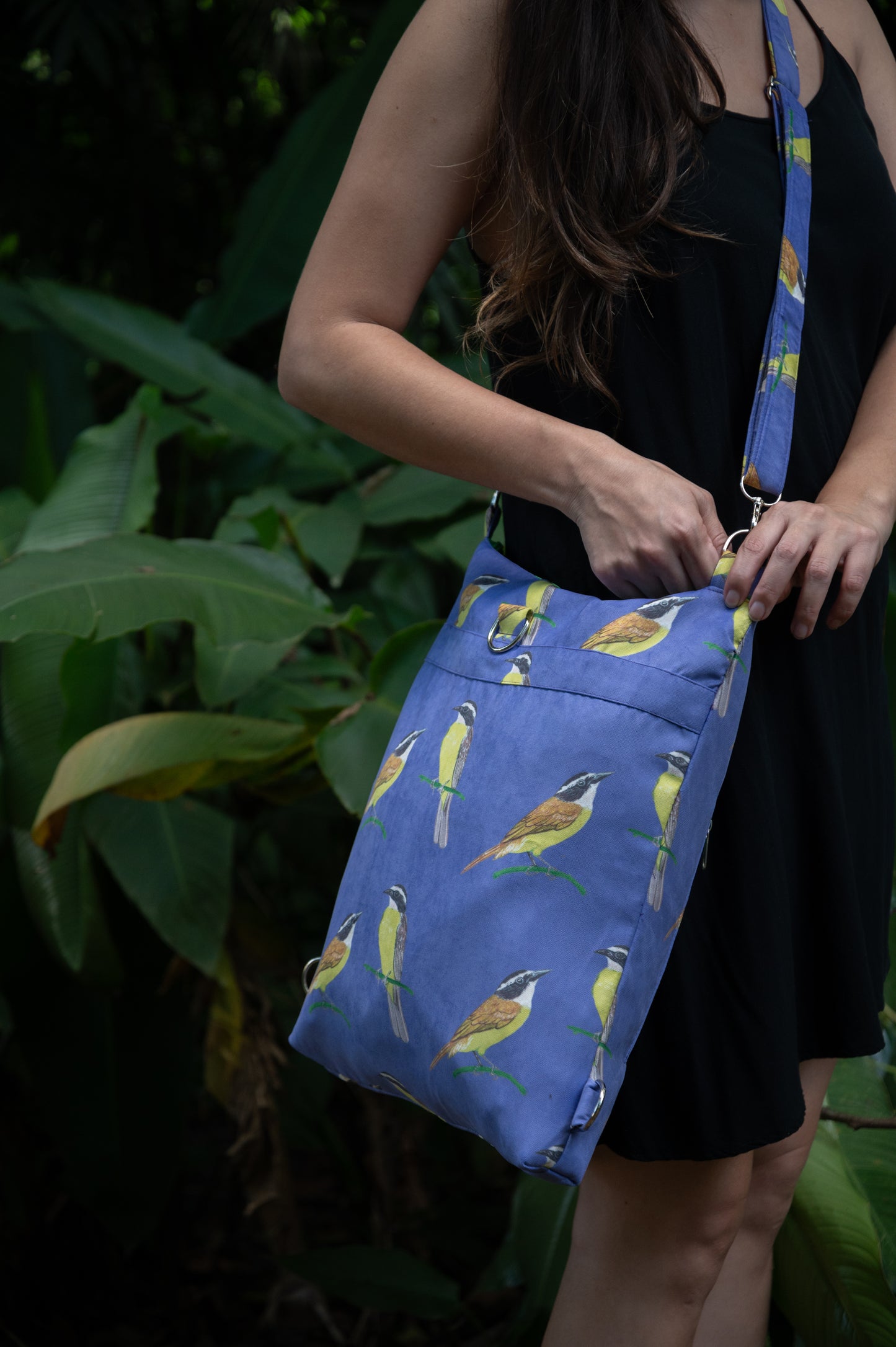 Bolso pecho amarillo